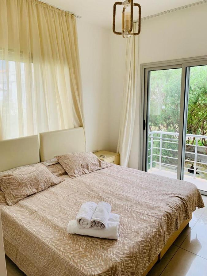 Beautiful & Quiet Two-Bedroom Apartment With Private Garden Lukomorye C1 키레니아 외부 사진