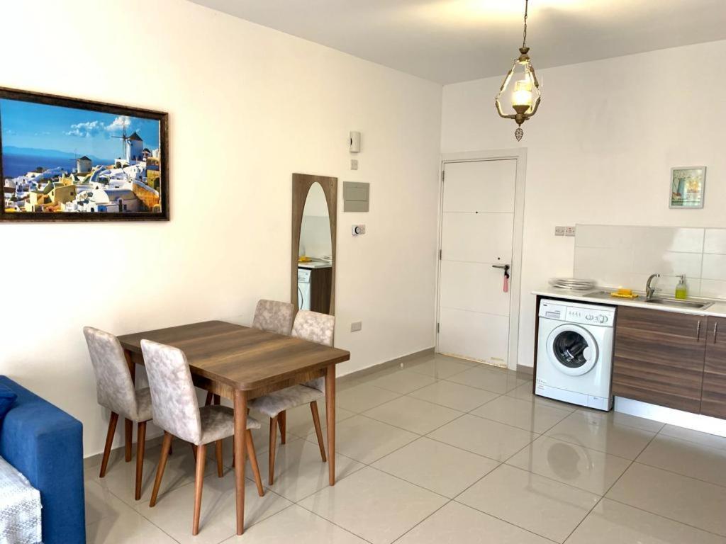 Beautiful & Quiet Two-Bedroom Apartment With Private Garden Lukomorye C1 키레니아 외부 사진
