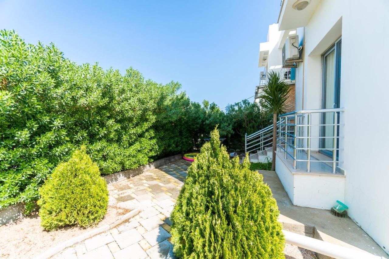 Beautiful & Quiet Two-Bedroom Apartment With Private Garden Lukomorye C1 키레니아 외부 사진