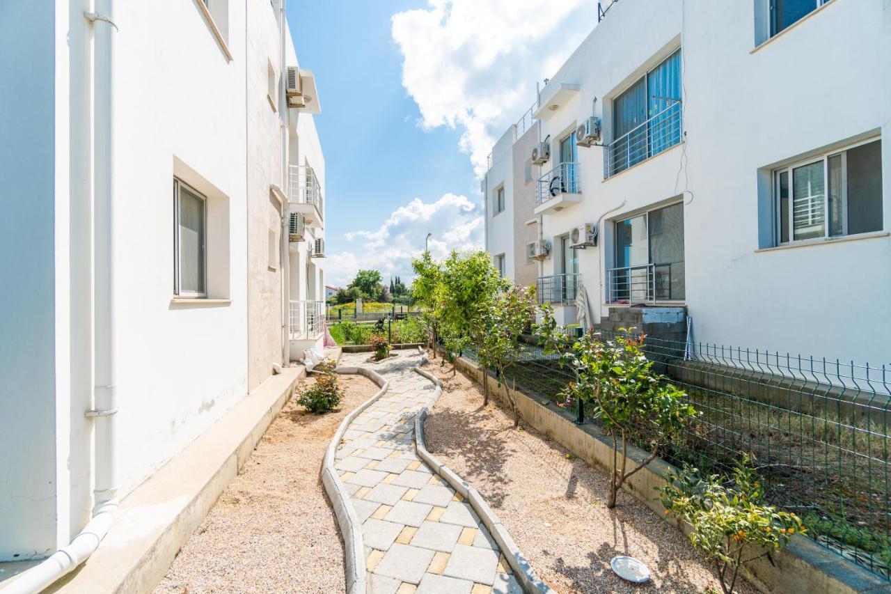 Beautiful & Quiet Two-Bedroom Apartment With Private Garden Lukomorye C1 키레니아 외부 사진