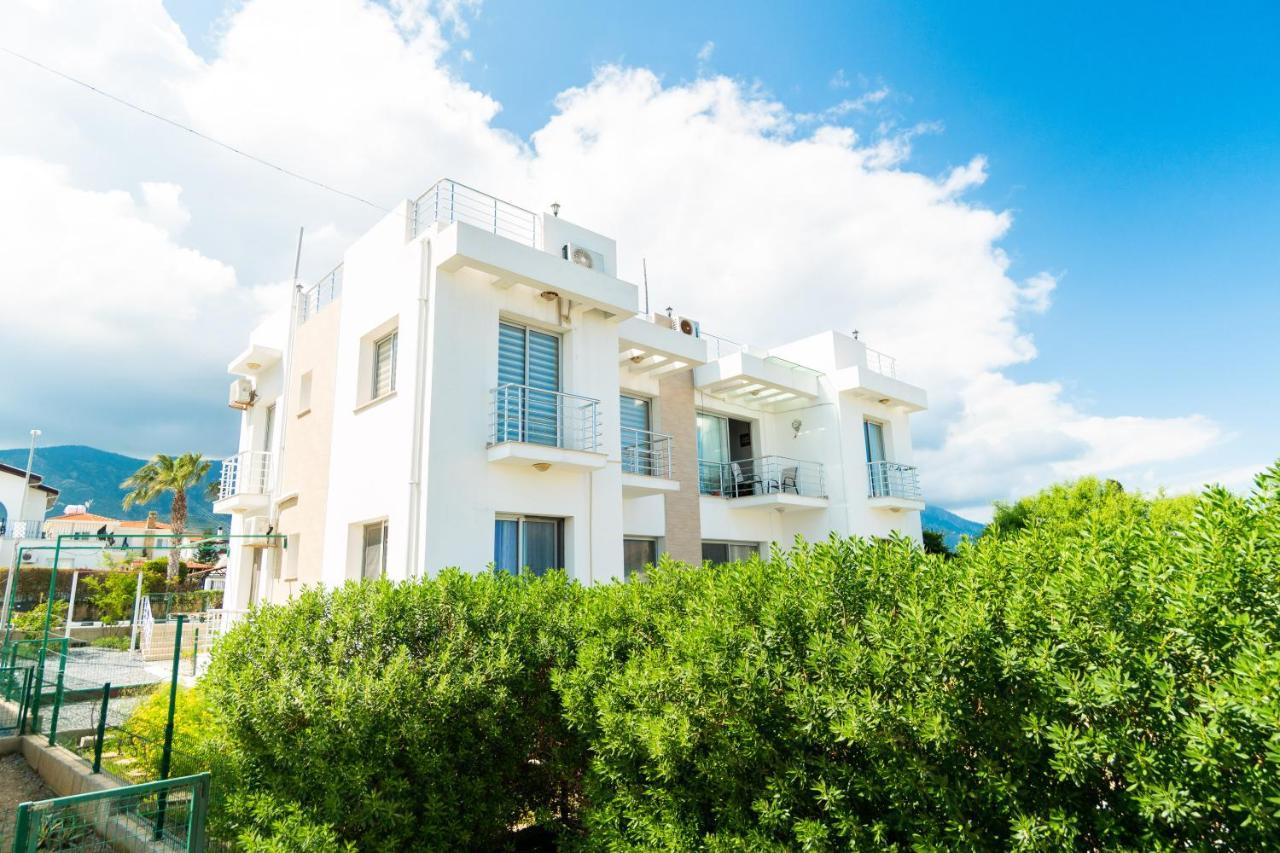 Beautiful & Quiet Two-Bedroom Apartment With Private Garden Lukomorye C1 키레니아 외부 사진