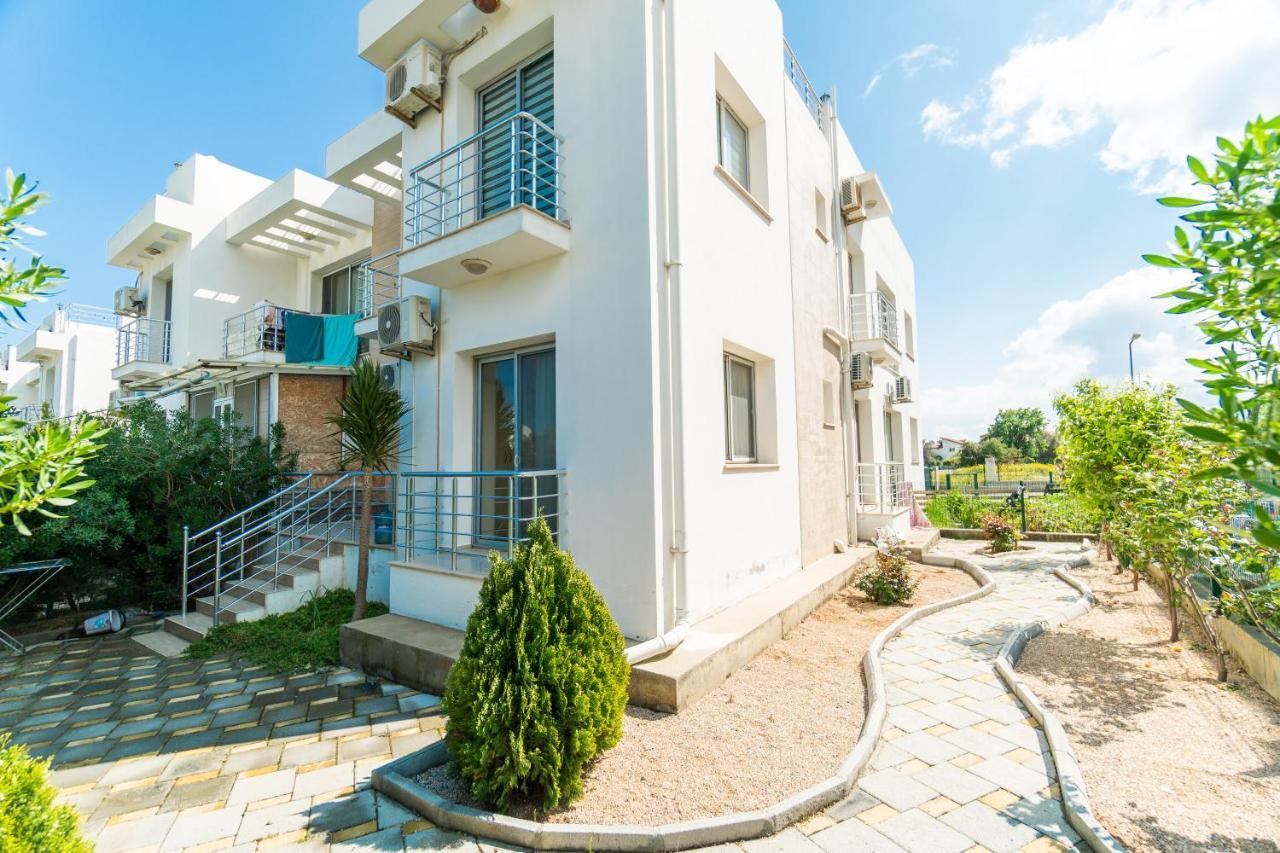 Beautiful & Quiet Two-Bedroom Apartment With Private Garden Lukomorye C1 키레니아 외부 사진