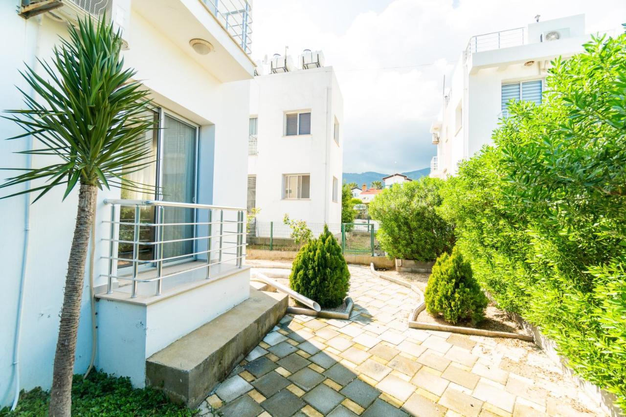 Beautiful & Quiet Two-Bedroom Apartment With Private Garden Lukomorye C1 키레니아 외부 사진
